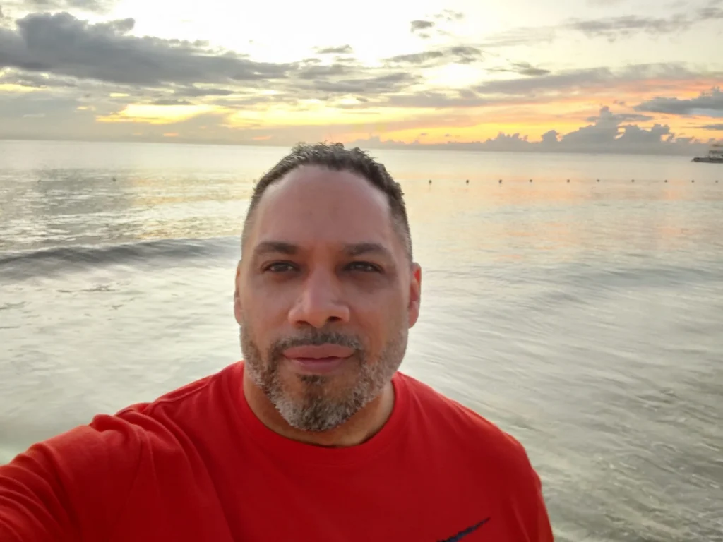 hello-garage-Michael20Ortiz