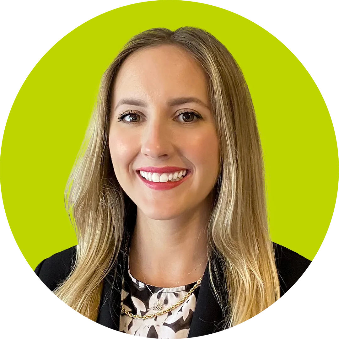 Grace-Donnelly_Headshot_GreenCircle_img