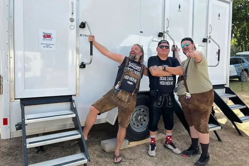 trailer-with-band